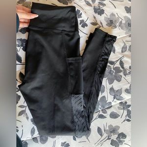 Black leggings with pockets